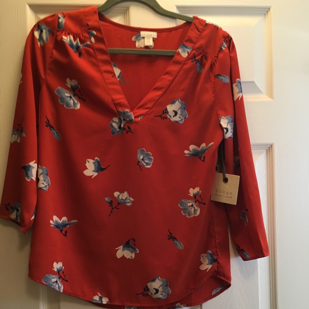 Hinge Floral v neck top from Nordstrom. Size xxs.